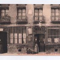Открытка. Vieille auberge du Bourdon (1793) 64, rue de Varenne (Старая ночлежка Бурдон (год открытия 1793), улица Варенн, 64). Набор открыток "Paris. Quelques scenes" ("Париж. Несколько сцен")
