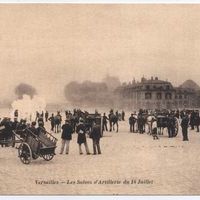 Открытка. Versailles – Les Salves d’Artillerie du 14 Juillet (Версаль. Артиллерийские залпы 14 июля). Набор открыток "Paris. Quelques scenes" ("Париж. Несколько сцен")