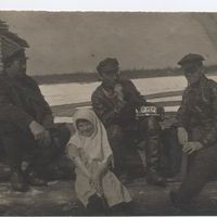 Фотография. Залесский Сергей Михайлович (в центре) с двумя проверяющими из ОГПУ в с. Наканне
