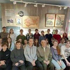 Как жили «дети войны». В музее прошла встреча студентов с ветераном Иваном Павченко