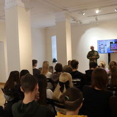 «В людях жив патриотизм». Участники СВО рассказали студентам о своем боевом пути