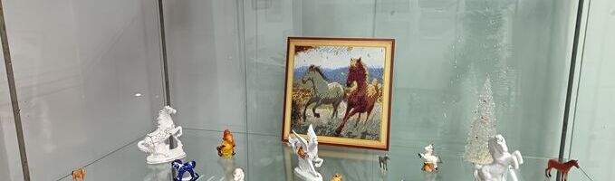 Экскурсия по выставке «Под звон копыт и колокольчиков»